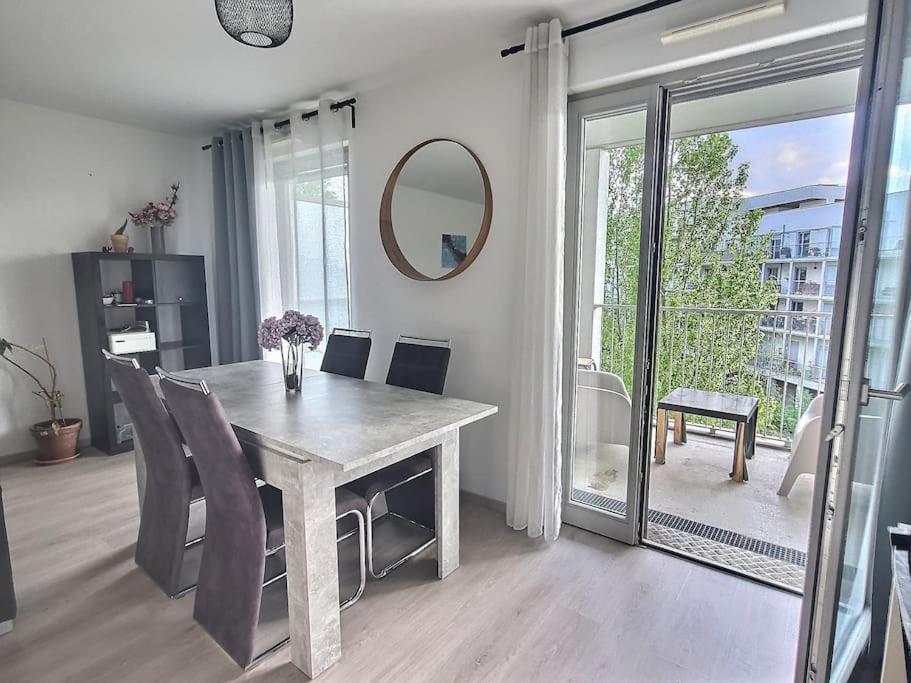 Superbe Appartement Avec 2 Balcons - Vue Sur La Cathedrale Environ 15 Min En Tram Strasburg Zewnętrze zdjęcie